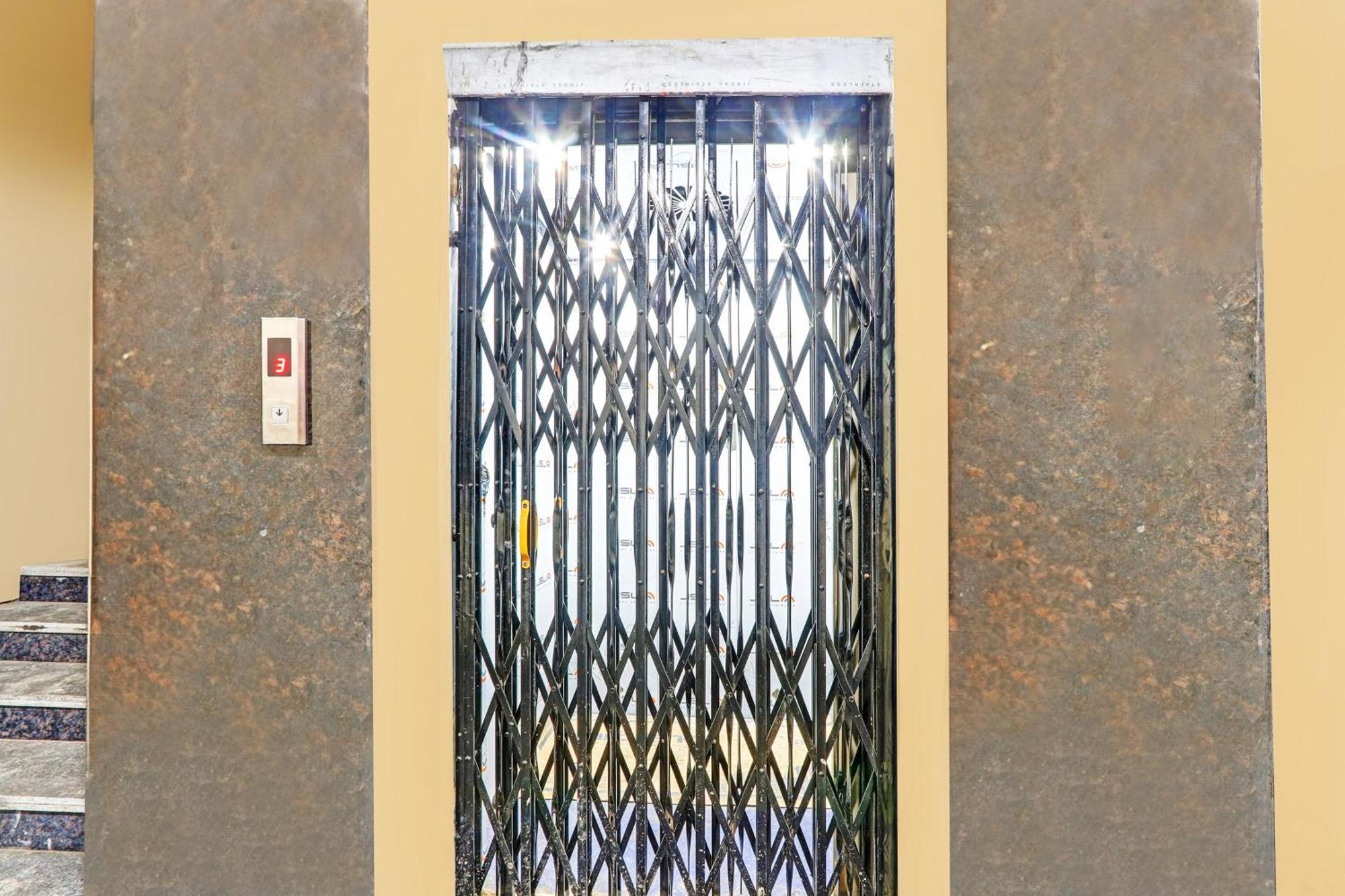 Super Hotel O Sri Vishnu Residency Kottapalli Exteriör bild